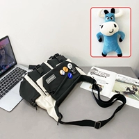 Комбинация черно-белого цвета + набор значков из 5 человек + синий счастливый синий кулон