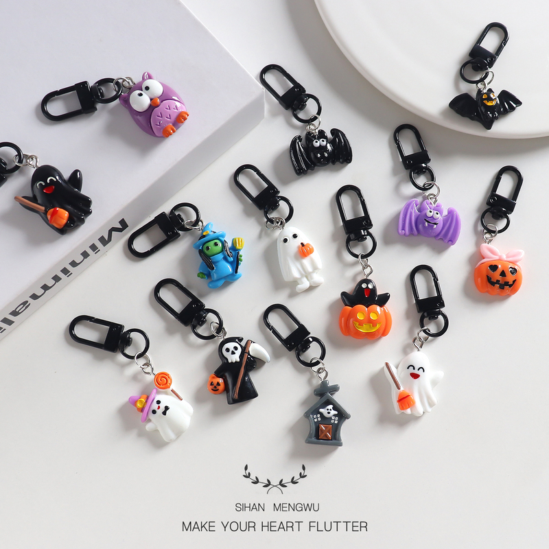 Halloween Keychain Pendant Cute Pumpkin Ghost Skeleton Bag Charm Creative Small Gift for Couples and Best Friends