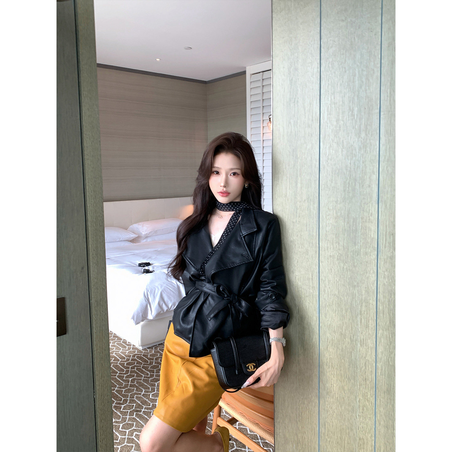 Chen Liuliu Street Corner Cafe's American Retro Black Motorcycle Leather Jacket for Women, Autumn PU Leather Jacket Top