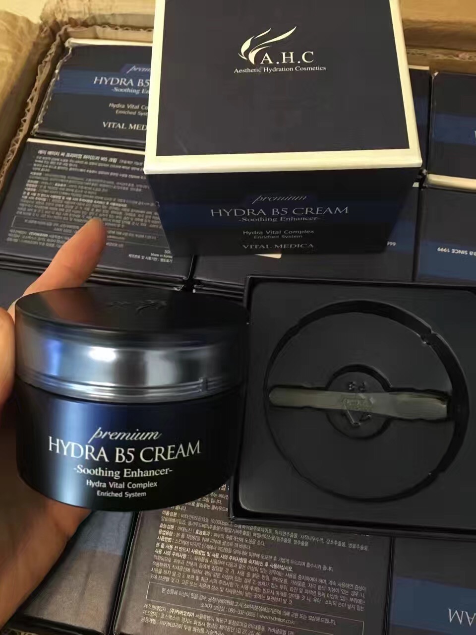 Tình yêu chính hãng AHC và axit hyaluronic tinh khiết dưỡng ẩm hiệu quả cao B5 kem nữ 50ML Con dâu Hàn Quốc - Kem dưỡng da kem dưỡng ẩm phục hồi da