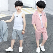 trẻ em mùa hè ăn mặc con trai hiển thị nhỏ phù hợp với phù hợp với trẻ em vest trẻ em hoa ba mảnh ăn mặc Hàn Quốc phiên bản của một sự thay thế.