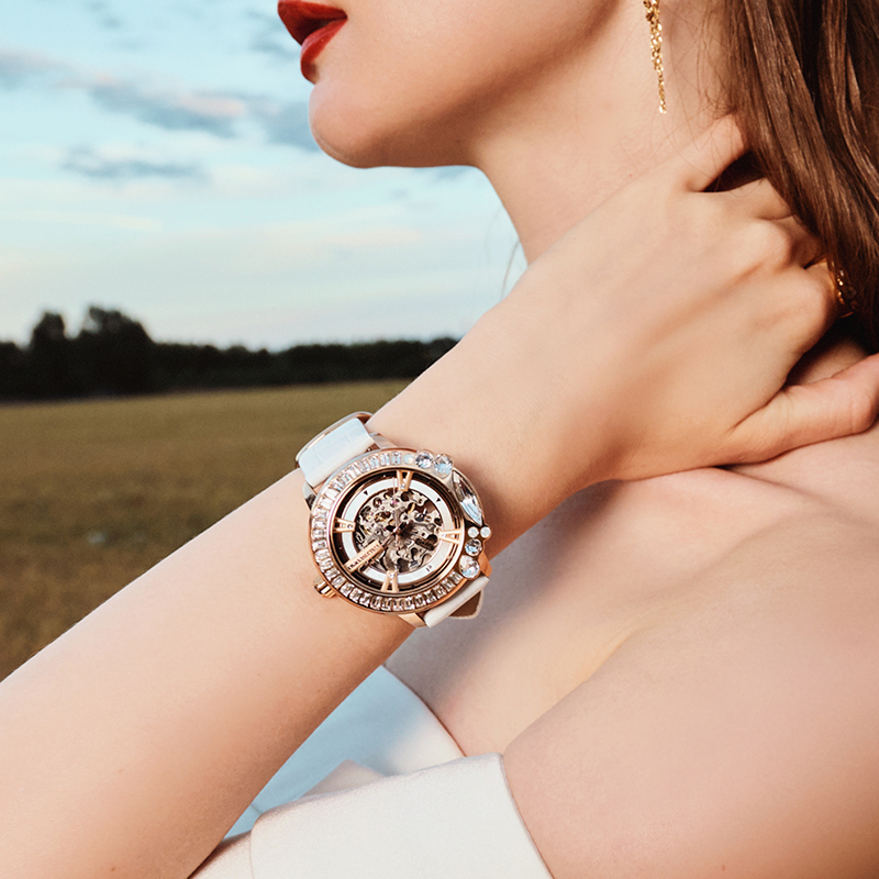 New Mechanical Watch for Women, Fashionable Hollow Diamond-Encrusted Watch, Round Watch for Women, Mechanical Holiday Gift