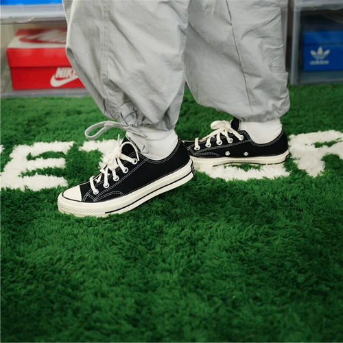 Конверсы подходит для мужчин и женщин, классические низкие универсальные спортивные тканевые туфли