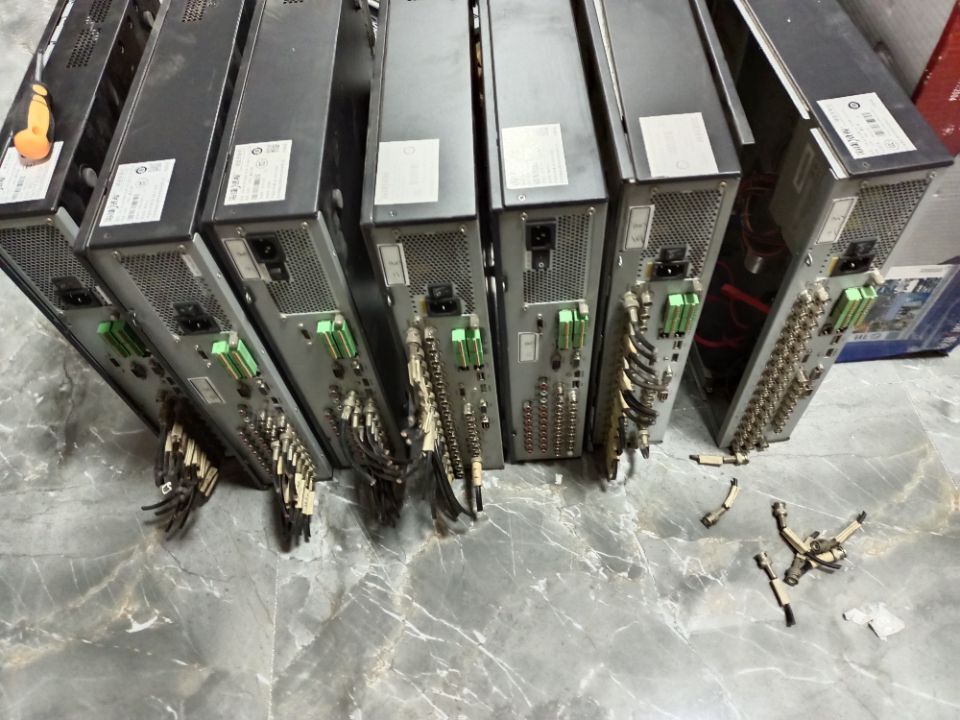 SeaConway sees DS-8816HGH-F8 N 16-way 8 disc coaxial analog Internet HD Hard disc recording machine