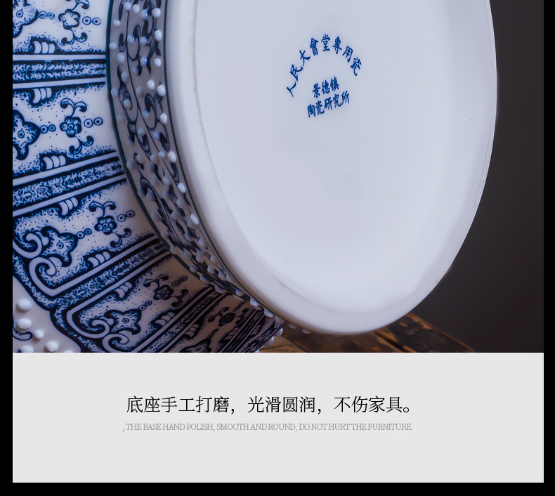 Jingdezhen ceramic hand - made large blue and white porcelain vase is placed large sitting room of Chinese style porcelain decorative arts and crafts