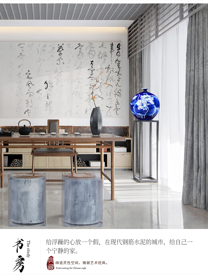 Jingdezhen ceramics vase sitting room hand blue and white porcelain lotus flower arranging Chinese famous home rich ancient frame furnishing articles