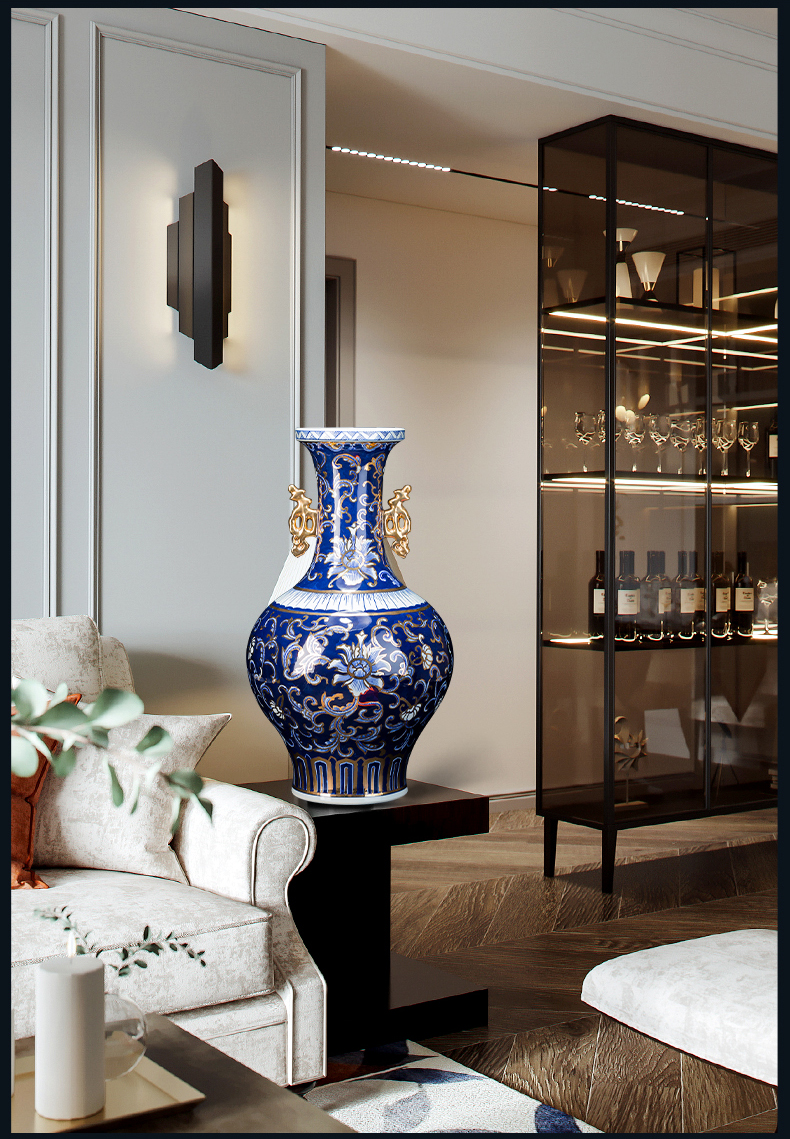 Jingdezhen ceramics ears of blue and white porcelain vase large Chinese antique hand - made paint rich ancient frame is placed in the living room