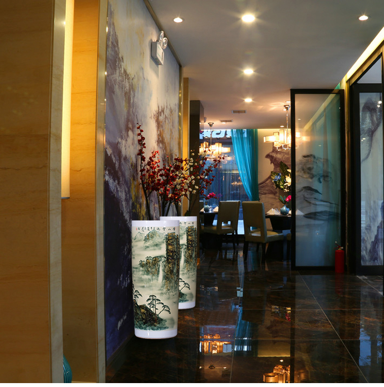 Landscape painting of jingdezhen ceramics vase hand - made landing big sitting room place the study decorate calligraphy and painting scroll cylinder