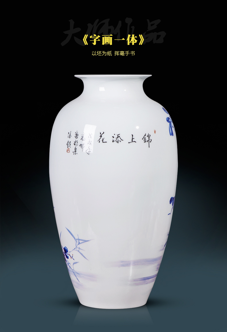 Jingdezhen blue and white porcelain vases, famous master hand - made ceramics new Chinese style home sitting room adornment is placed