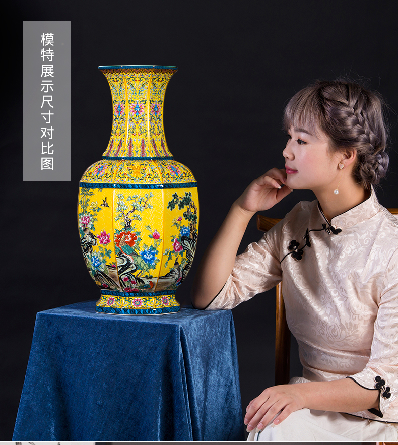 Chinese classical jingdezhen ceramics antique vase imitation qianlong pastel ground adornment is placed large living room