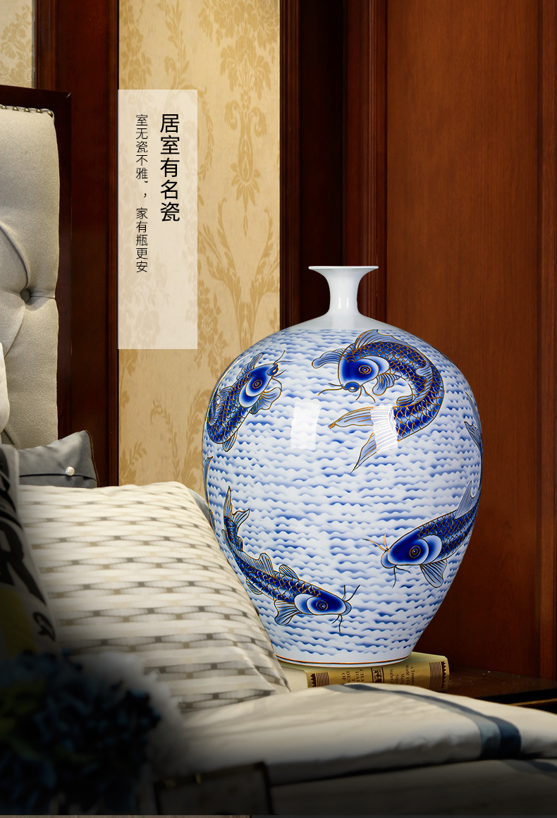 Jingdezhen ceramics vase famous master hand draw every year more than Chinese blue and white porcelain is a sitting room adornment is placed