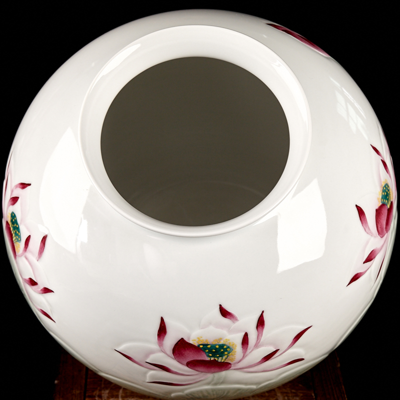 Hand - made cb137 jingdezhen ceramics powder enamel vase carved lotus rhyme celebrity famous porch rich ancient frame furnishing articles