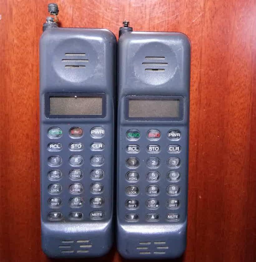 Vintage old objects 70's and 80's Japanese made Uniden mobile phone simulation net friend Li Dian old mobile phone