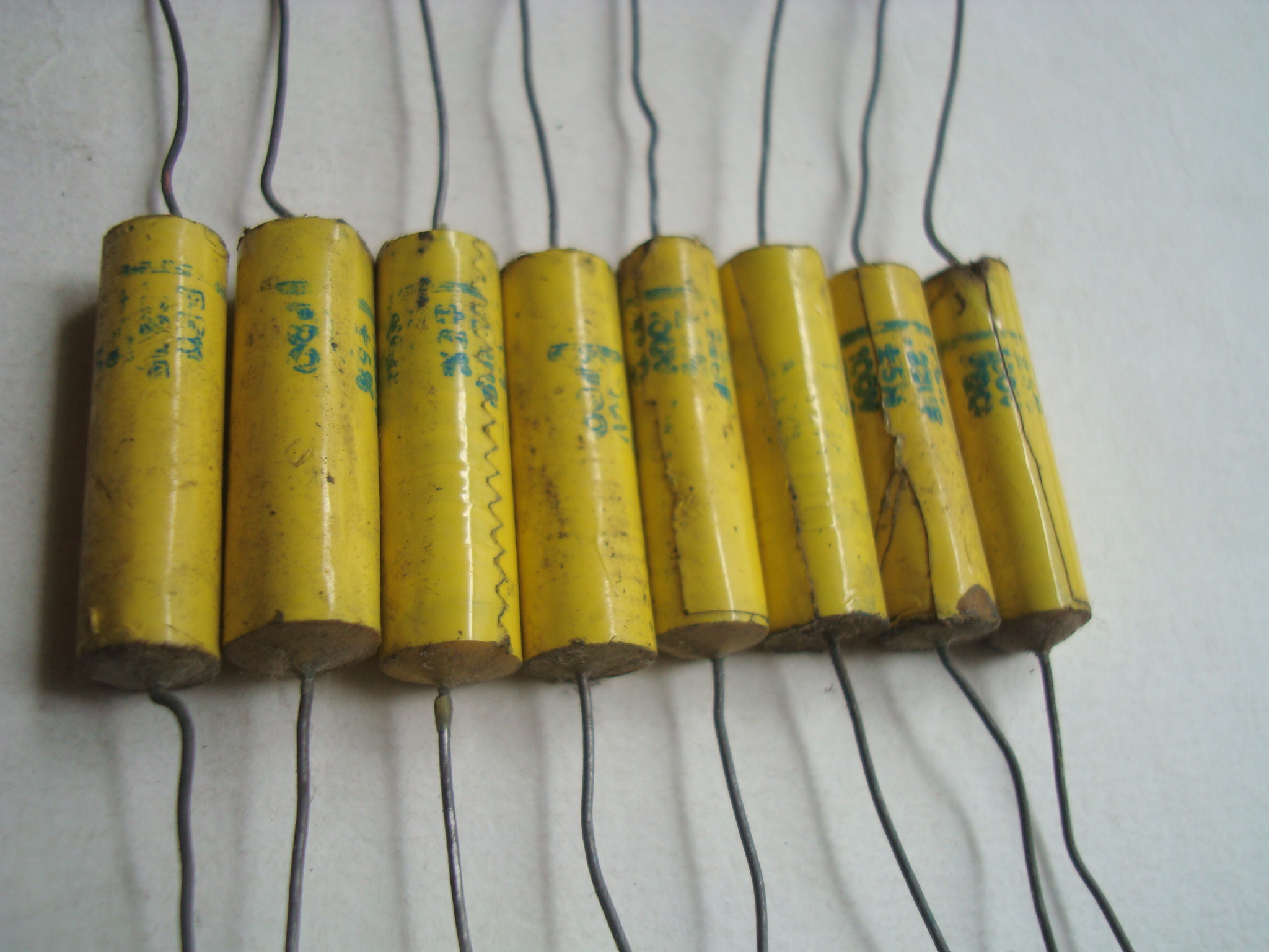 Early 0 100V 22UF TFT tinfoil Axial Antique Tinfoil Fever Mise-less capacitive