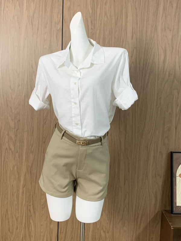 Popw LAOSHU Versatile Belted Shorts for Women, Summer Old Money Style, High-End Slimming Casual Khaki Hot Pants Popw LAOSHU Versatile Belted Shorts for Women, Summer Old Money Style, High-End Slimming Casual Khaki Hot Pants