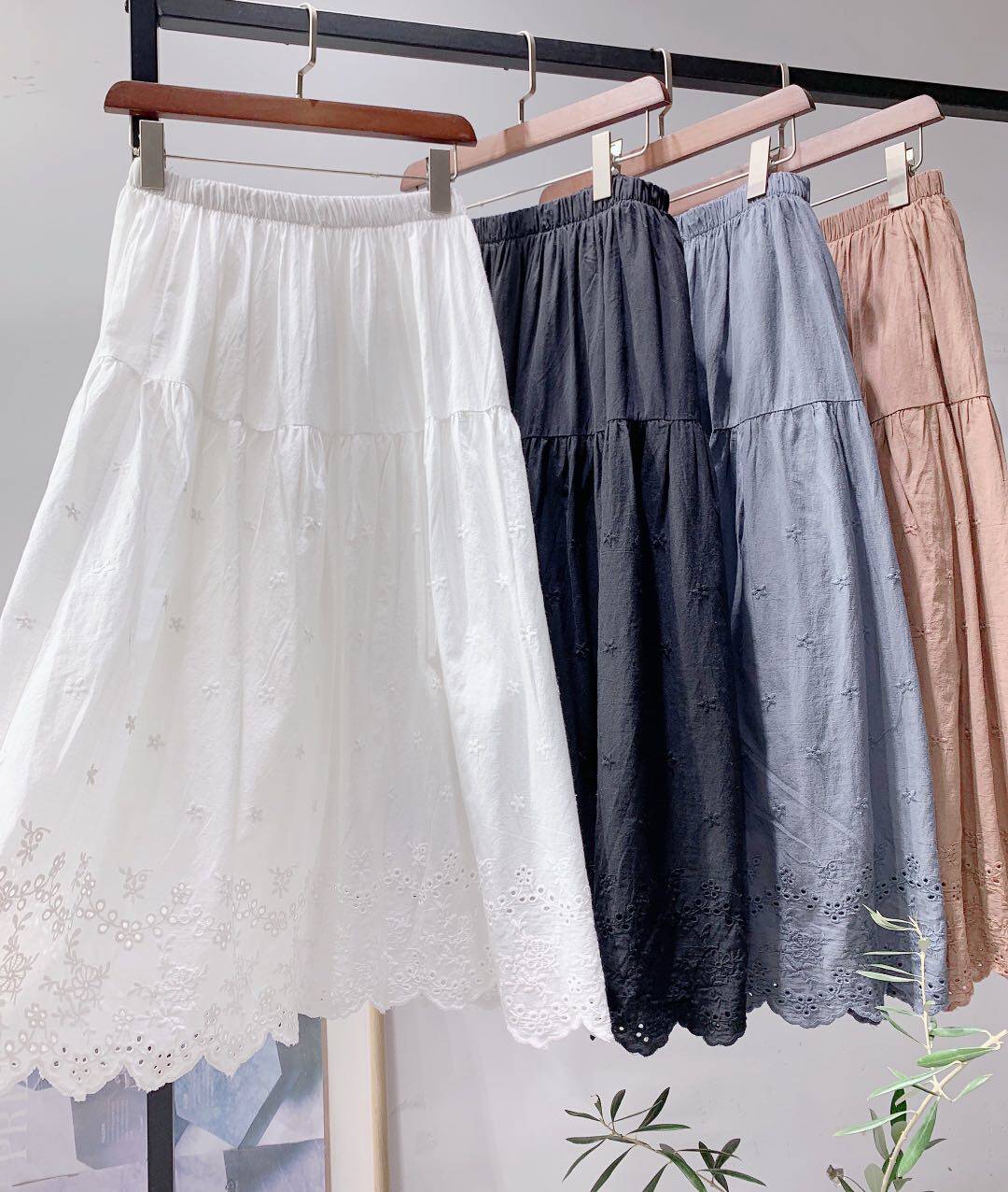 2022 spring new cotton linen dress Arts and women Embroidered Flowers Pure Cotton Half Body Dress Easy lace A-character dress