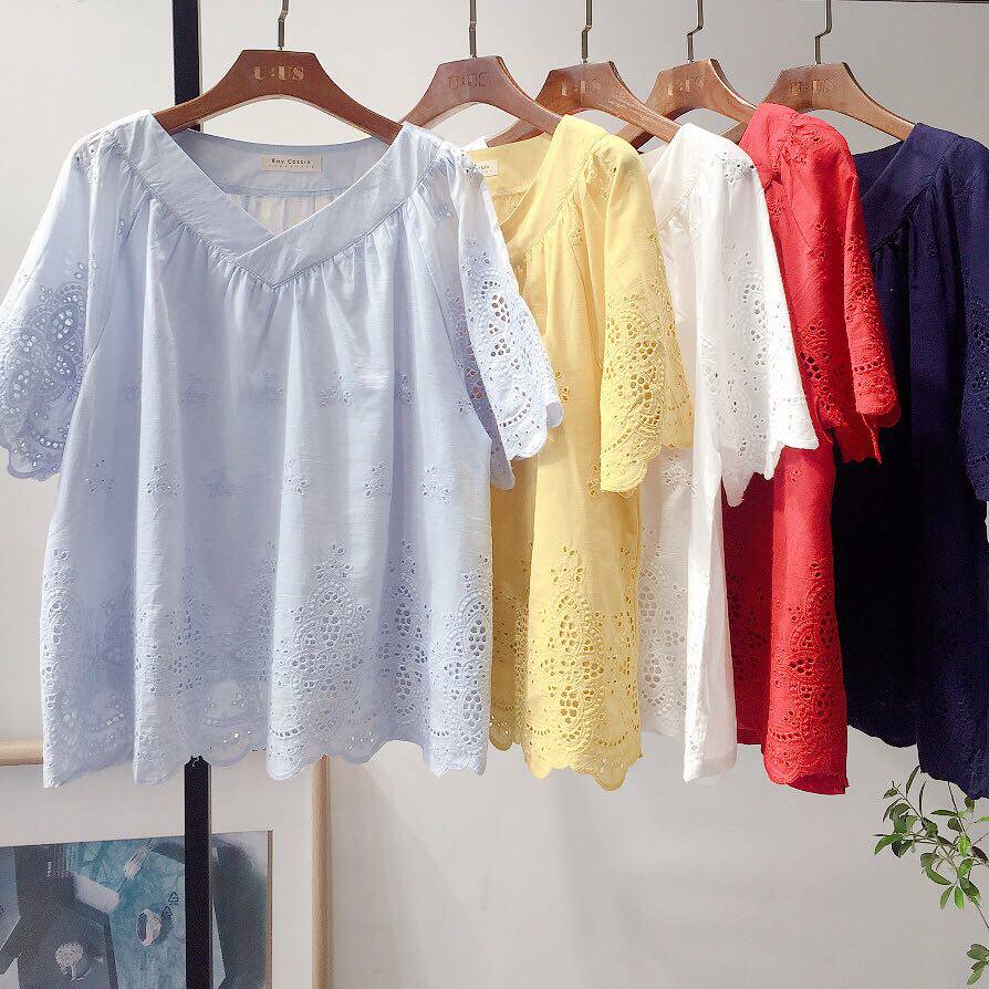 2022 new summer dress Korean version pure cotton embroidered pullover doll shirt lace hollow short-sleeved shirt loose top women