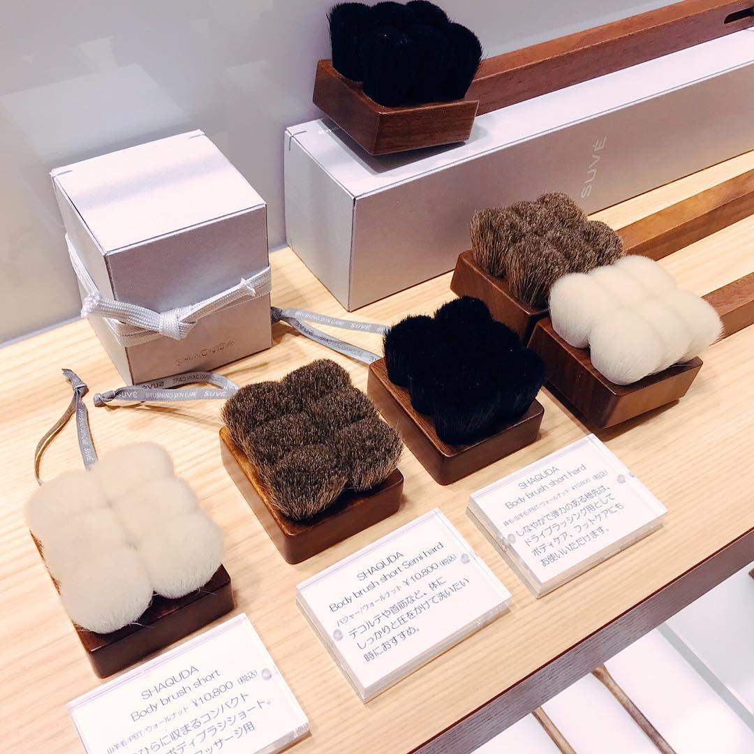 Bag Zhi Mail Japanese Shaquda Suve body brush wool badger wool wool handle brush