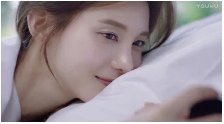 Hàn Quốc KLAVUU Carats Actress Cream Pearl Pearl Brightening Backstage Makeup Pre-sữa cách ly sữa dưỡng ẩm 5 trong 1 kem che mụn