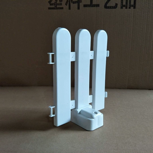 Ограждение, штатив из натурального дерева, пластиковый кронштейн, фиксаторы в комплекте