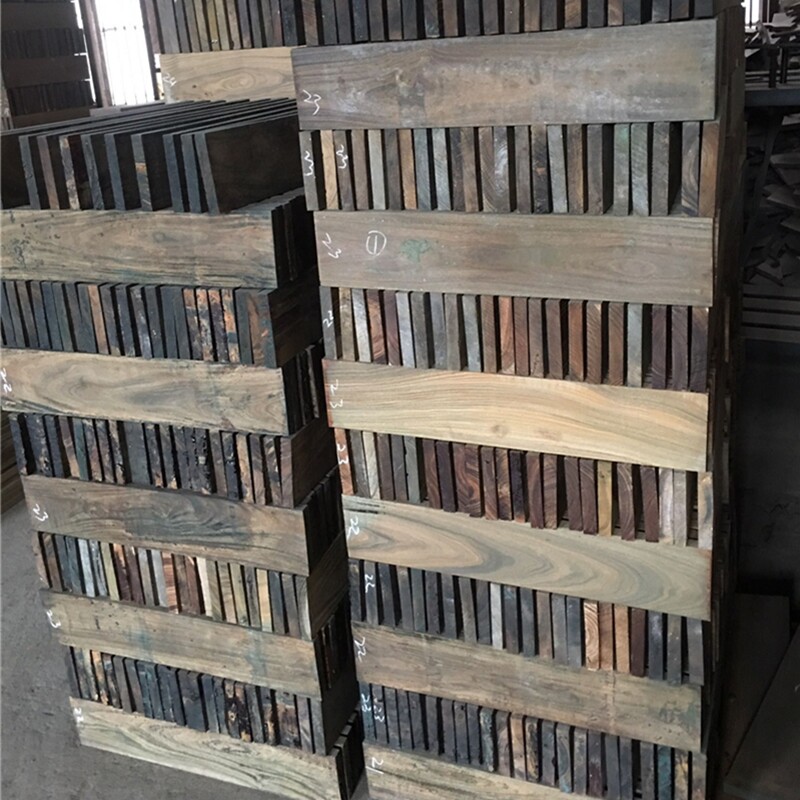 The T2134 girls came to a craftsman with the spirit of hand-polishing horns and wooden combs.