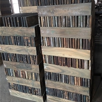 T2134 girls come to a man with the spirit of a craftsman hand-polished horns and wood combs.