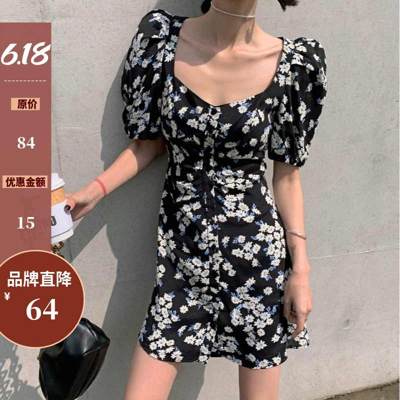 Mùa hè 2020 Pháp retro in super fire bellflower Một từ cổ áo vuông phồng tay áo voan hoa cúc - A-Line Váy