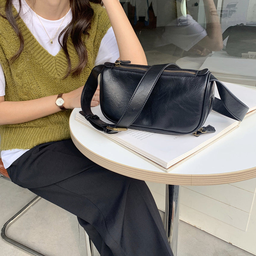 My family's fat homemade bag female 2021 new ins one-shoulder oblique cross net red small bag retro soft bag tide