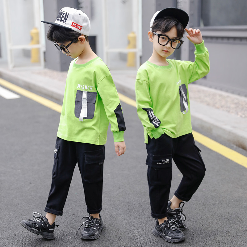 Boys dài sleevet t-shirt mùa xuân 2020 trẻ em mới của Vòng cổ bottomshirt trong áo khoác không khí Hàn Quốc phiên bản cậu bé lớn của bảo vệ.