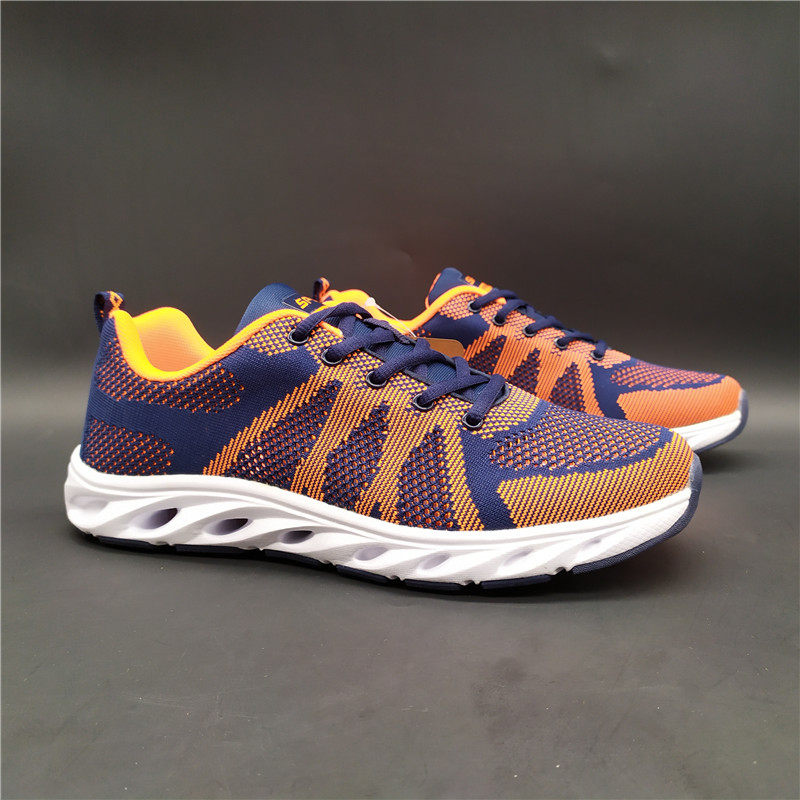 Summer new men's shoes running shoes flying loom mesh surface anti-wear training running shoes hollowed-out soles 100 hitch student shoes