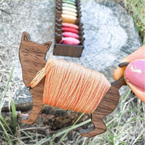 Independent station new Wooden Animal Bobbin Set interesting wooden animal spool set gift