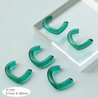 Зеленая модель в форме полусердца