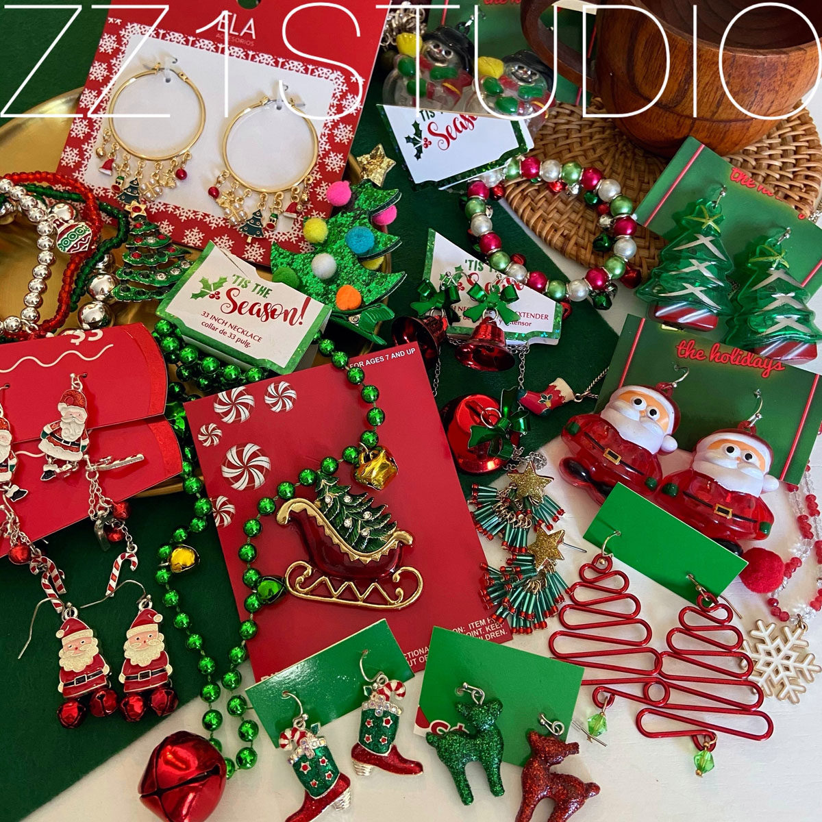 Exit Europe and America Christmas cute cartoon Christmas Christmas old man Christmas tree bell Bell Lights Earrings Handmade Chest Necklace