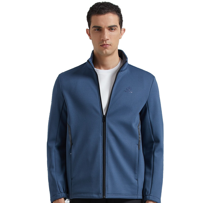 TECTOP explores outdoor autumn and winter leads male sports hiking mountaineering and breathtaking