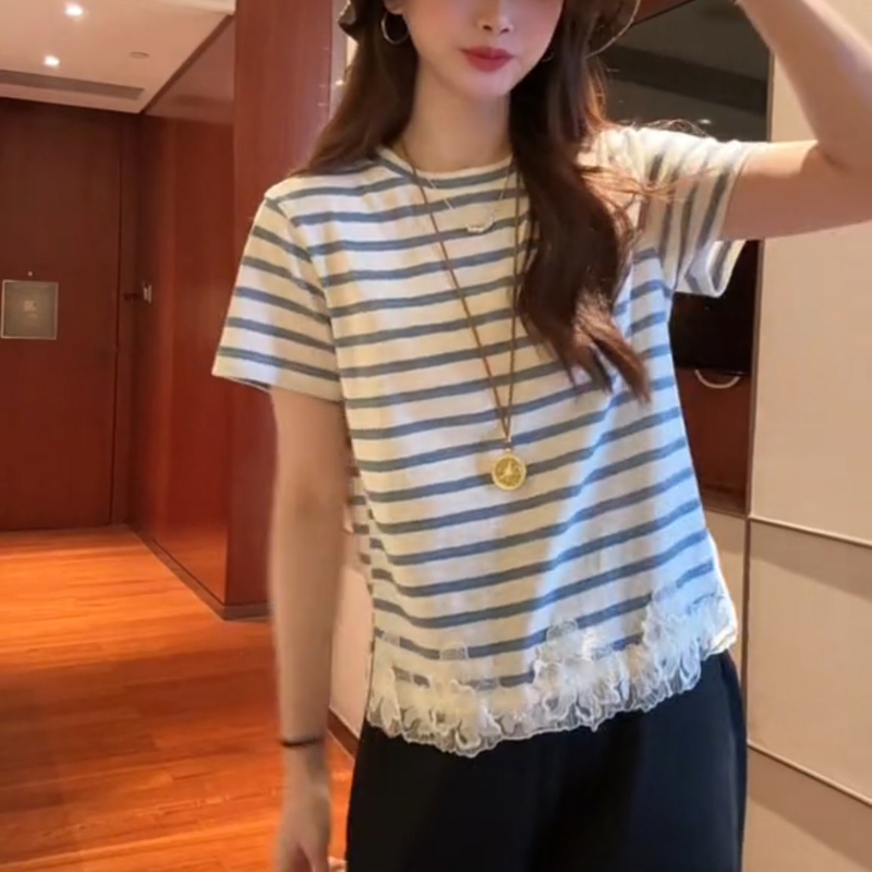 High-End Striped Patchwork Lace Slimming Stylish Casual Round-Neck T-Shirt for Women, Thin Style Top High-End Striped Patchwork Lace Slimming Stylish Casual Round-Neck T-Shirt for Women, Thin Style Top