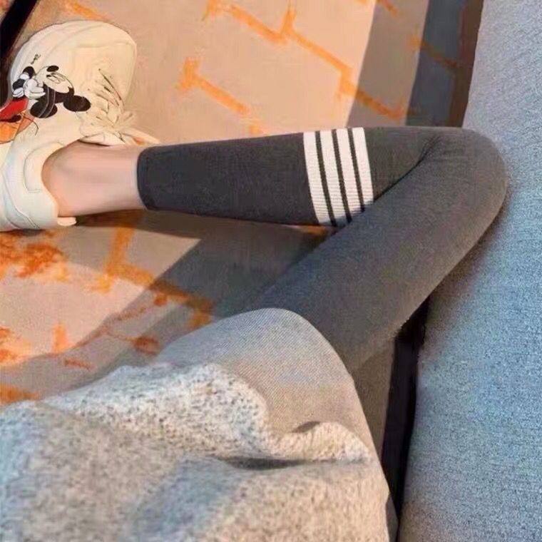 Shark leather tb inside lap pants female outside wearing 2022 Spring autumn new 90% bodybuilding yoga thin strip Barbie pants