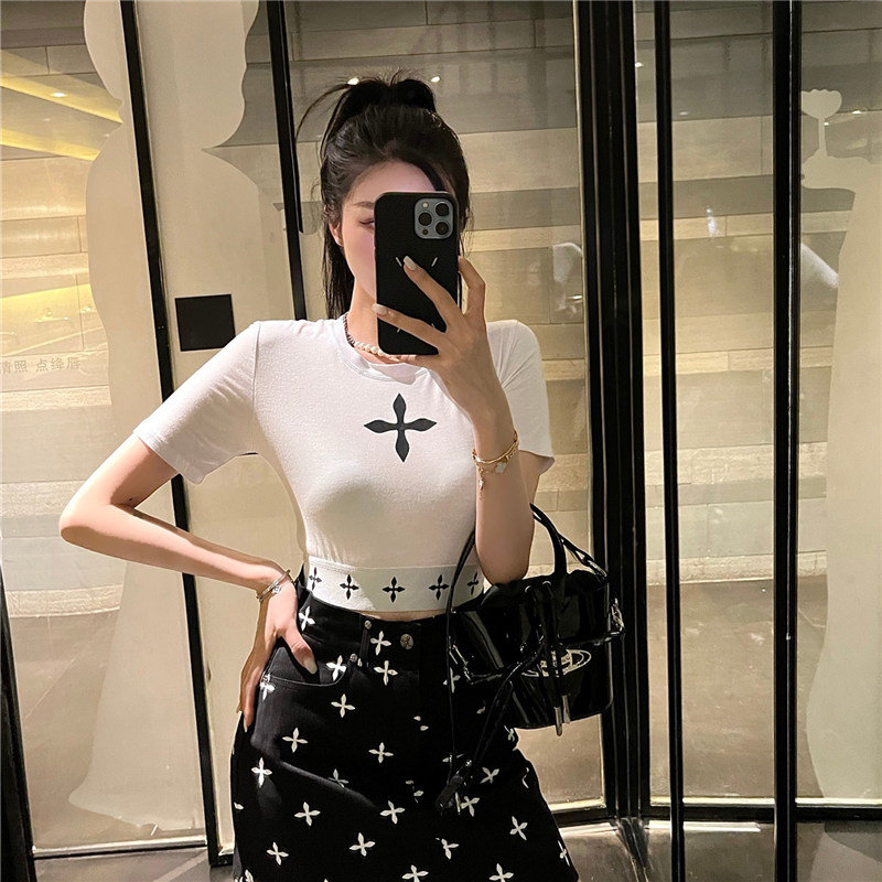 Cross flower short-sleeved T-shirt women's 2022 summer new white short section slim slim hot girl sexy top tide brand