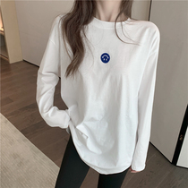 White bottoming shirt womens 2022 spring and autumn new loose Korean version thickened brushed mid-length long-sleeved T-shirt top
