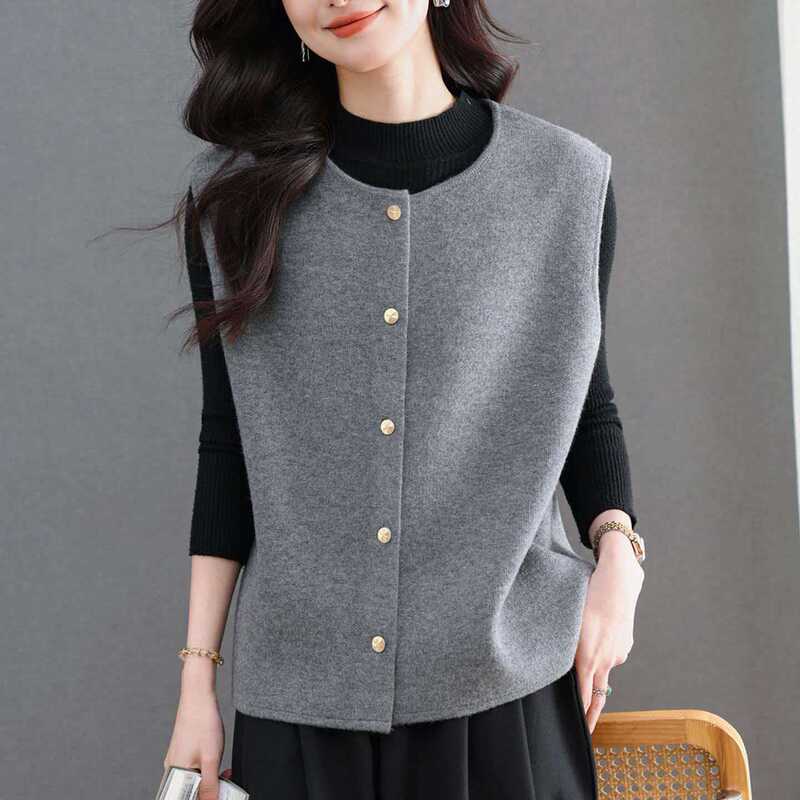 2026 Plus Size Age-Reducing High-End Gray Round Neck Gold Button Jacket Slimming Knitted Cardigan Vest for Women