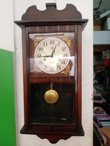 Second-hand old Shanghai 555 mechanical wall clock 15 days old the master has oiled it and it is fully functional and can be used normally. No refunds after sale.