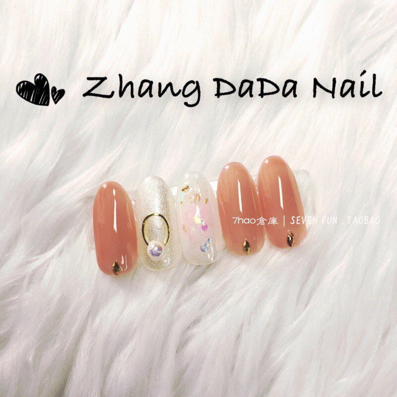 Nail art photo props in hand Creative nail art photo background cloth shooting props decoration blanket hand crystal