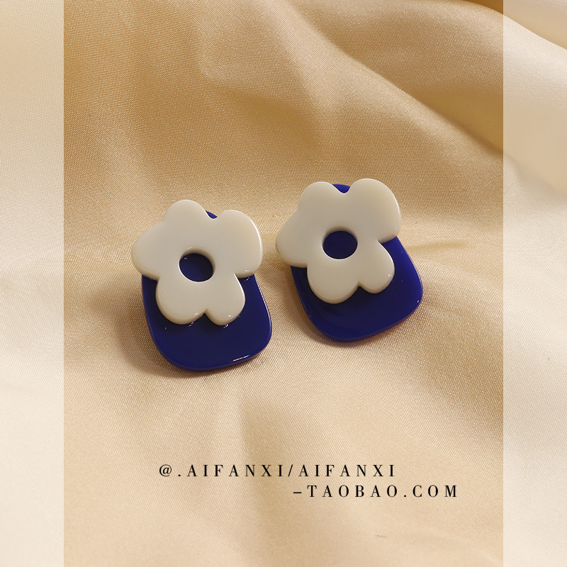 Acetate Superfairy Irregular Earrings Woman Blue Flowers Summer Ear Pins small crowdsourced clear port Wind 100 hitch
