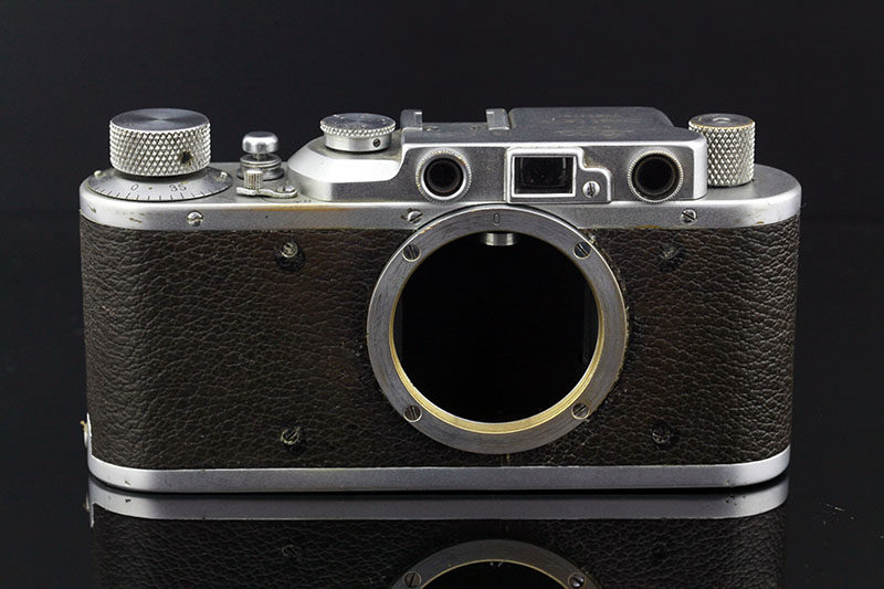 Leica Leica I glued to the side axis camera
