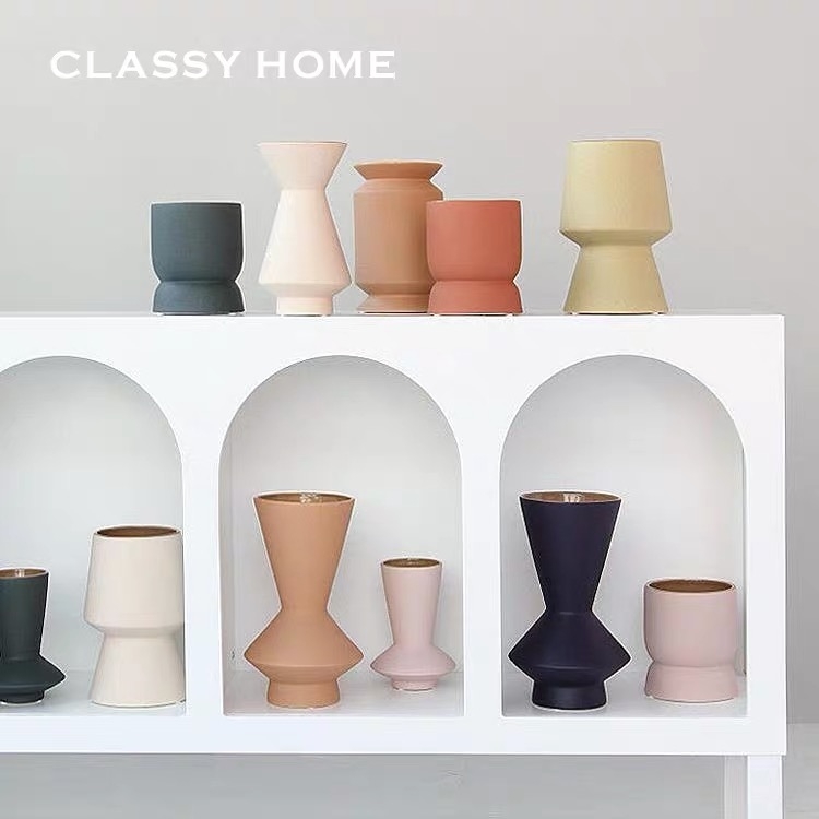 Modern simple Nordic Morandi frosted ceramic vase flower ornaments living room model room soft decorations light luxury