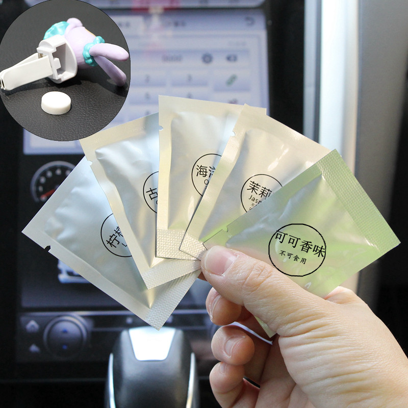 Car air-conditioned aroma clip decoration supplemented car outlet perfume clamp fragrance fragrance fragrance replacement