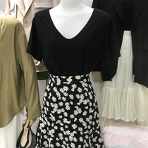 V neck T-shirt female 2021 spring and summer new solid color Korean loose base shirt black short sleeve inner wear body shirt top tide