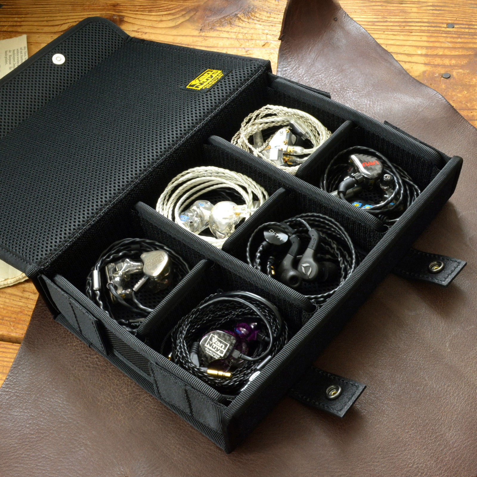 Japan VANNUYS brand headphone protection box Headphone storage box earplug carrying bag Digital storage bag