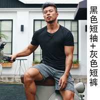 Черная плечо красная линия+серые шорты