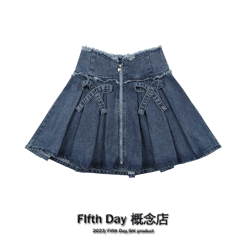 Spring denim skirt with bow, brace, style