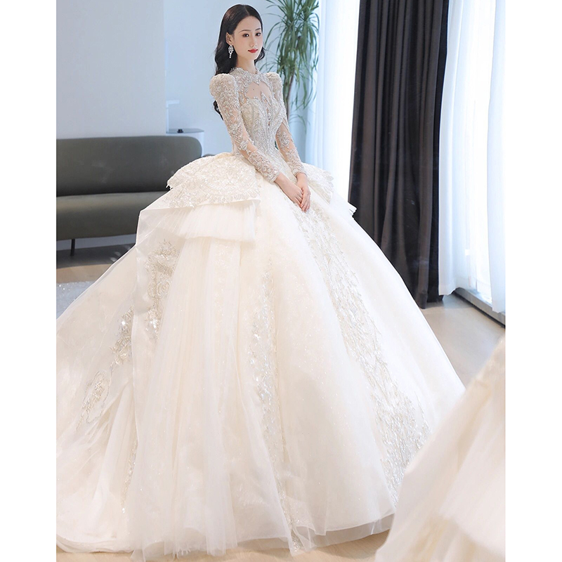 Long -sleeved wedding dress 2024 new French bride, small texture, high -level texture heavy work, retro tail, gauze light Long -sleeved wedding dress 2024 new French bride, small texture, high -level texture heavy work, retro tail, gauze light